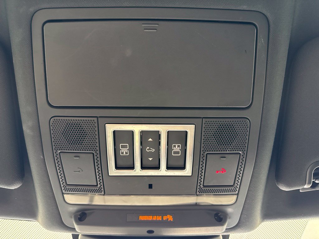 Used 2019 Land Rover Discovery SE AWD/4WD image 19