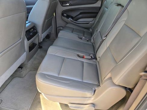 Used 2019 Chevrolet Suburban LT image 15