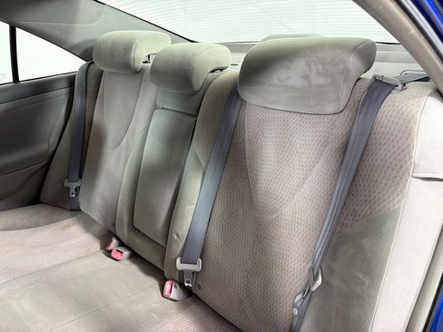 Used 2010 Toyota Camry LE image 19