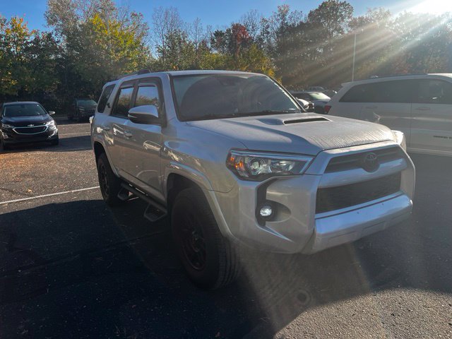 Used 2021 Toyota 4Runner TRD Off-Road Premium AWD/4WD image 7