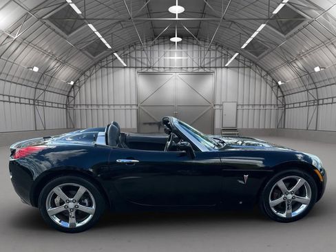 Used 2007 Pontiac Solstice Convertible w/ Premium Package image 9