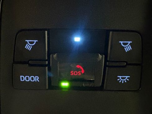 Certified 2022 Toyota Venza XLE image 15