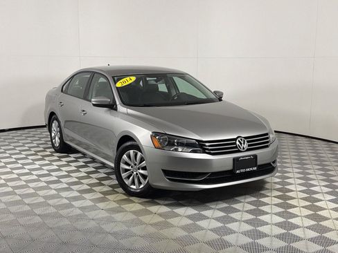 Used 2014 Volkswagen Passat 1.8T Wolfsburg Edition FWD image 2