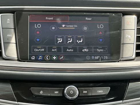 Used 2020 Buick Enclave Essence AWD/4WD image 14