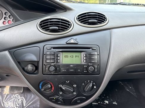 Used 2003 Ford Focus SE FWD image 21