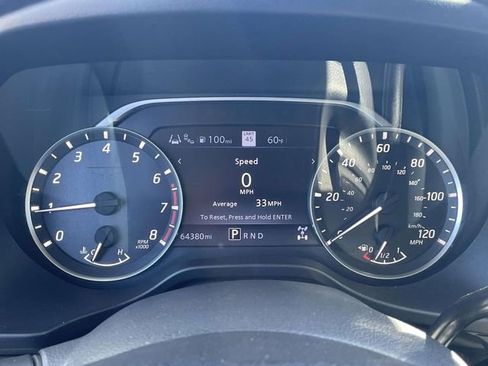 Used 2021 Nissan Titan SL w/ Moonroof Package image 21