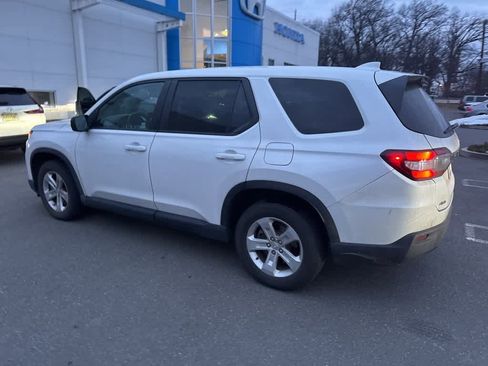 Used 2023 Honda Pilot LX image 14