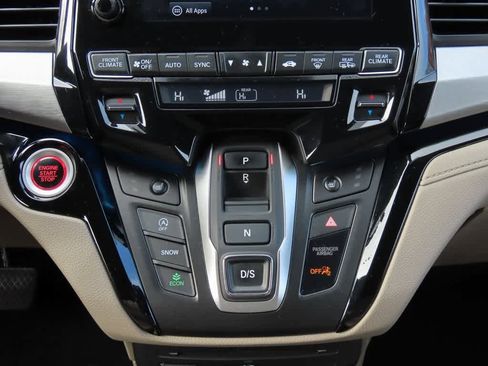 Certified 2023 Honda Odyssey Touring image 24