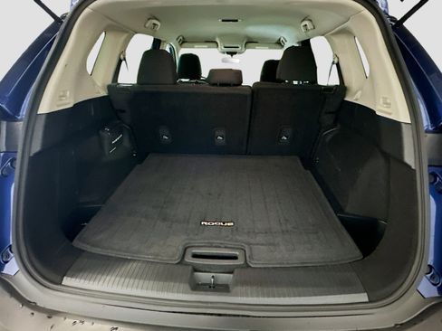 Used 2023 Nissan Rogue S image 29