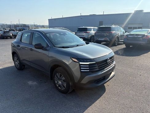 Used 2025 Nissan Kicks S FWD image 2