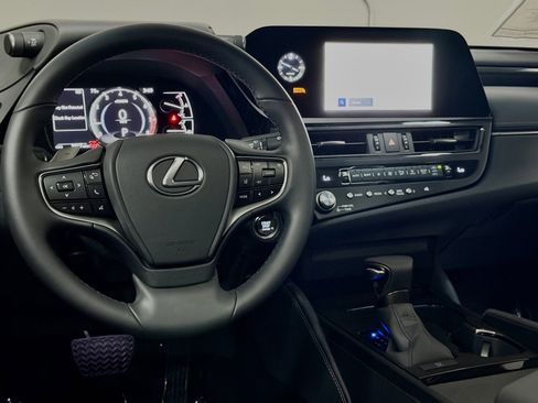 Used 2025 Lexus ES 350 w/ Accessory Package (Z1) FWD image 33