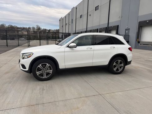 Used 2019 Mercedes-Benz GLC 300 4MATIC image 4