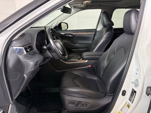 Used 2023 Toyota Highlander Limited AWD/4WD image 19