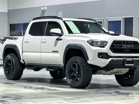 Used 2018 Toyota Tacoma TRD Pro image 6