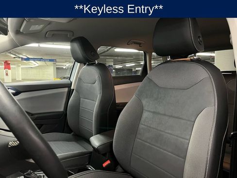 Used 2022 Volkswagen Taos SE image 18