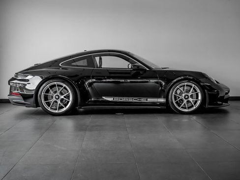 Certified 2022 Porsche 911 GT3 RWD image 8