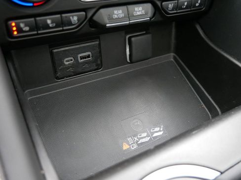 Used 2023 Chevrolet Tahoe Premier w/ Advanced Technology Package image 20