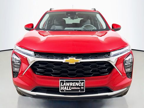 New 2026 Chevrolet Trax LT image 2