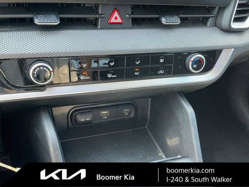 Used 2024 Kia Sportage LX FWD image 23