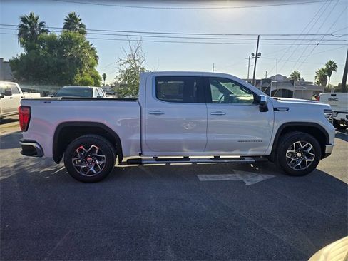 New 2026 GMC Sierra 1500 SLT image 4