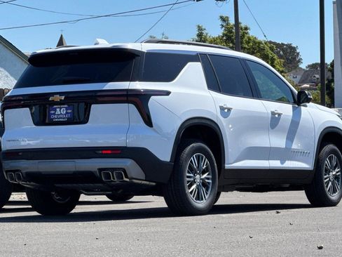 New 2026 Chevrolet Traverse LT w/ Driver Confidence Package image 4