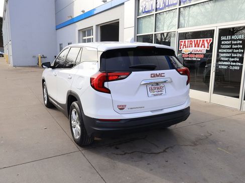 Used 2020 GMC Terrain SLE image 8
