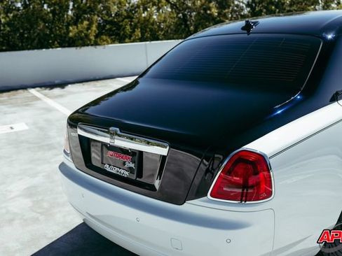 Used 2017 Rolls-Royce Ghost RWD image 39