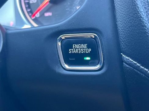 Used 2023 GMC Acadia SLT image 26