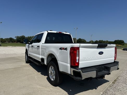 Used 2025 Ford F250 XLT AWD/4WD image 7