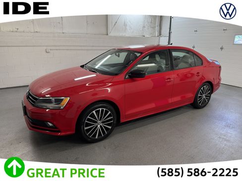Used 2016 Volkswagen Jetta Sport image 1