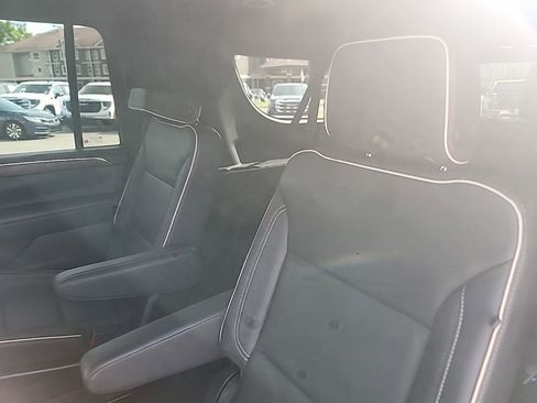 Used 2023 Chevrolet Suburban Premier w/ Advanced Technology Package image 11