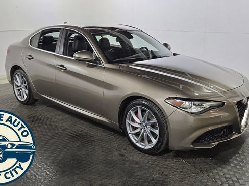 Used 2019 Alfa Romeo Giulia AWD image 9
