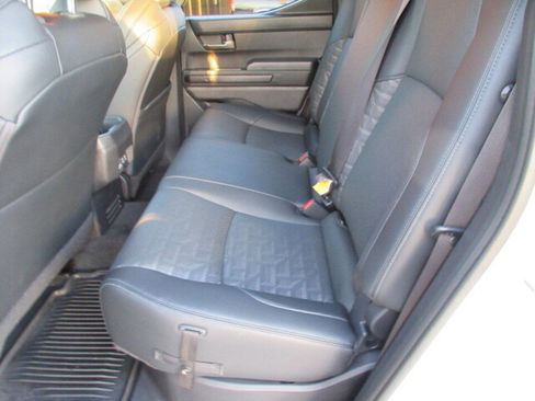 Used 2025 Toyota Tacoma TRD Off-Road image 17