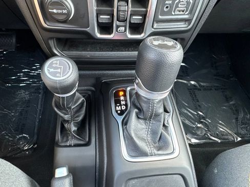 Certified 2026 Jeep Wrangler Unlimited Sahara AWD/4WD image 16