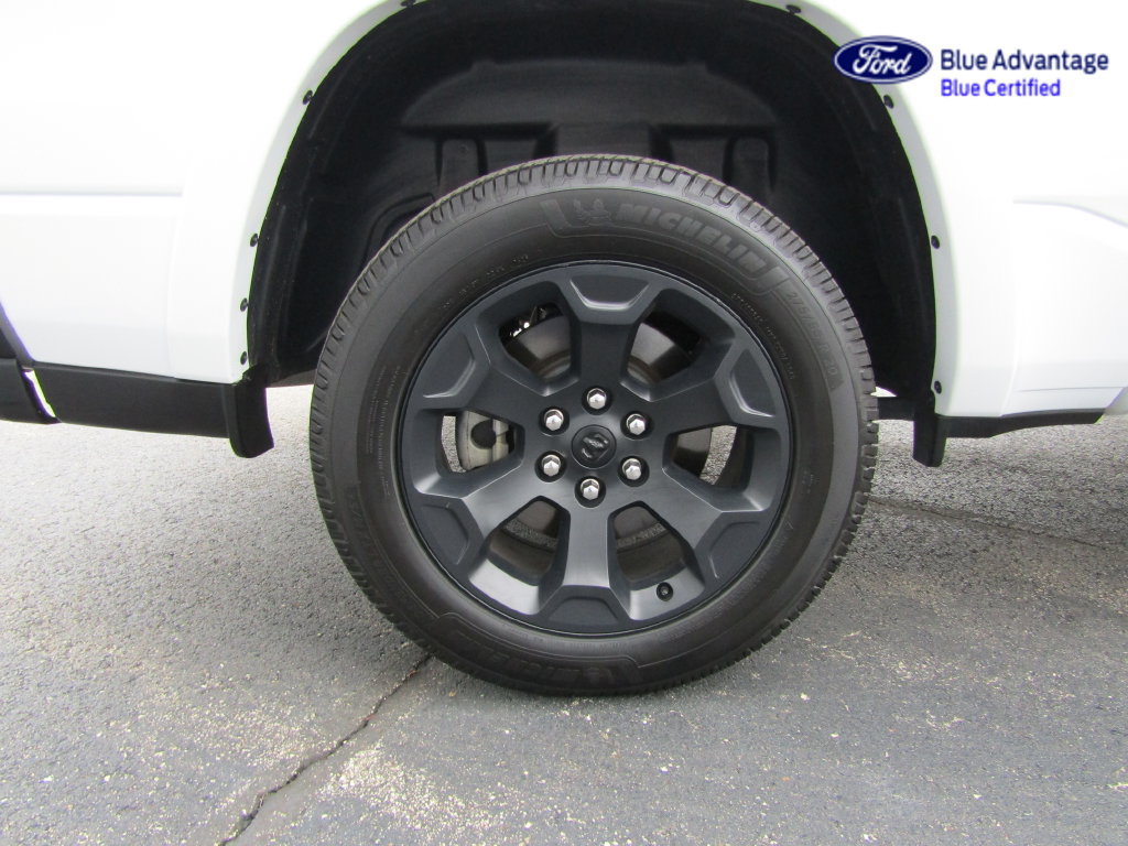 Used 2025 RAM 1500 4x4 Crew Cab image 49