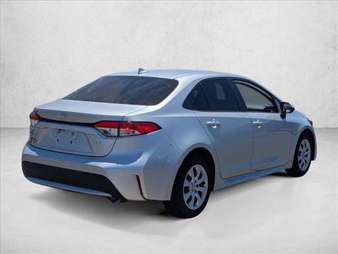 Used 2020 Toyota Corolla LE w/ Carpet Mat Package (TMS) FWD image 5