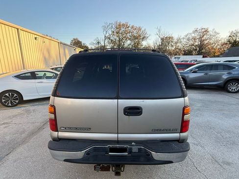 Used 2001 Chevrolet Suburban LS w/ LS Preferred Equipment Group image 4