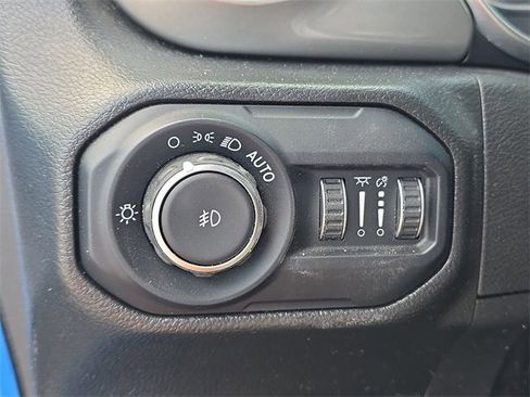 Used 2022 Jeep Wrangler Unlimited Sahara w/ Safety Group image 26