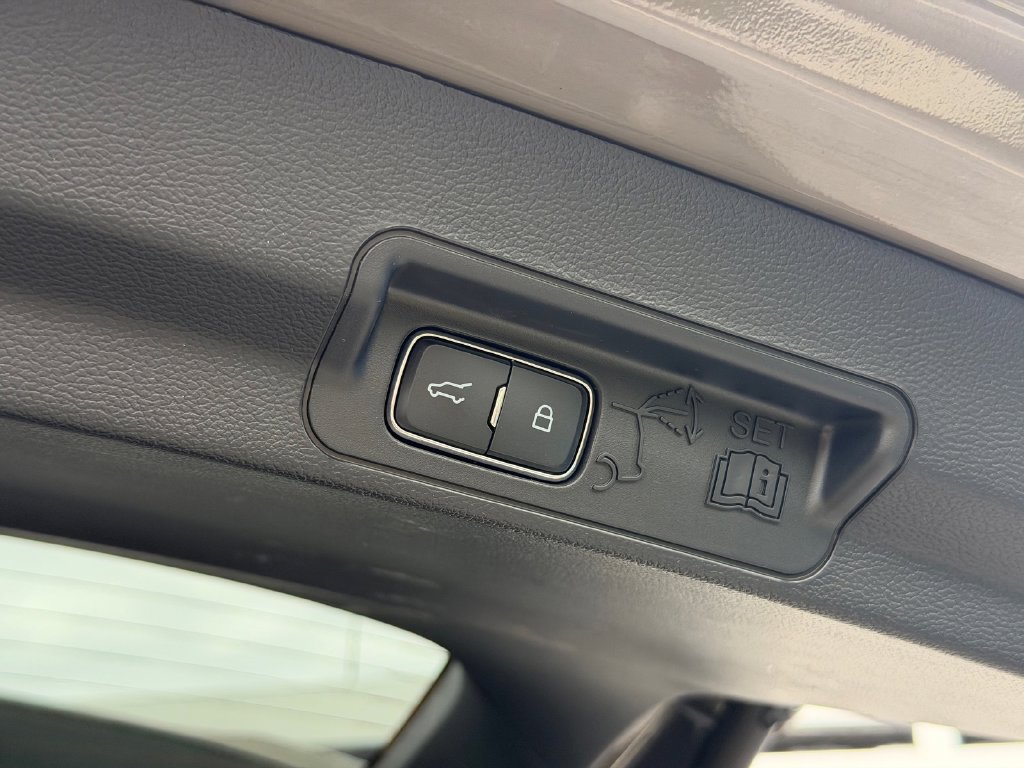 Certified 2026 Ford Explorer ST-Line RWD image 18