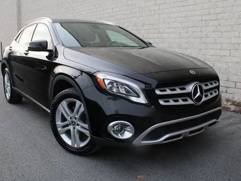 Used 2018 Mercedes-Benz GLA 250 4MATIC image 2