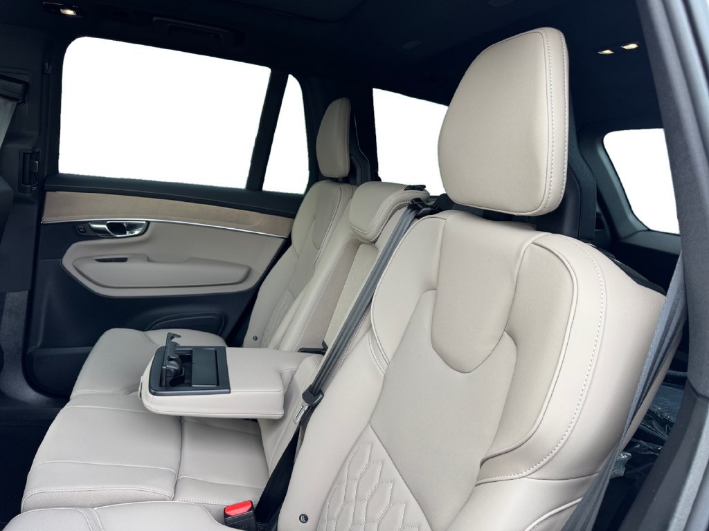 New 2026 Volvo XC90 T8 Plus w/ Protection Package Premier AWD/4WD image 27