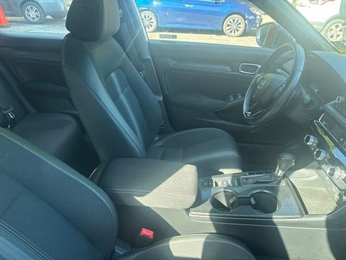 Used 2023 Honda Civic Sport image 4
