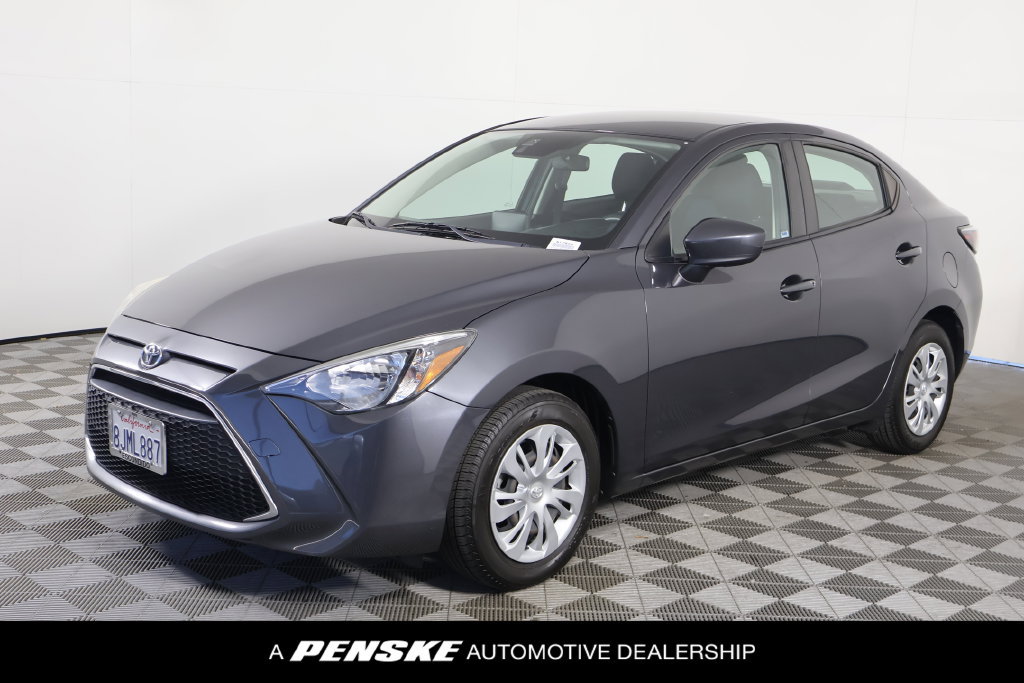 Used 2019 Toyota Yaris L FWD image 1