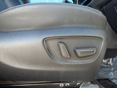 Used 2025 Toyota Highlander XSE AWD/4WD image 32