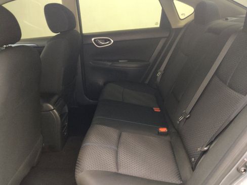 Used 2019 Nissan Sentra SR FWD image 18