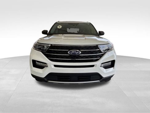 Used 2023 Ford Explorer XLT w/ Equipment Group 202A RWD image 10