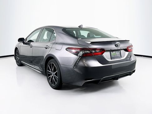 Used 2021 Toyota Camry SE FWD image 5