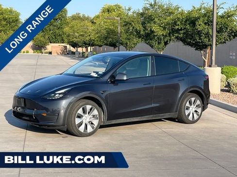 Used 2024 Tesla Model Y Long Range AWD/4WD image 1