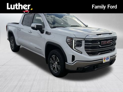 Used 2025 GMC Sierra 1500 SLT image 1
