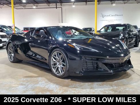 Used 2025 Chevrolet Corvette Z06 RWD image 3